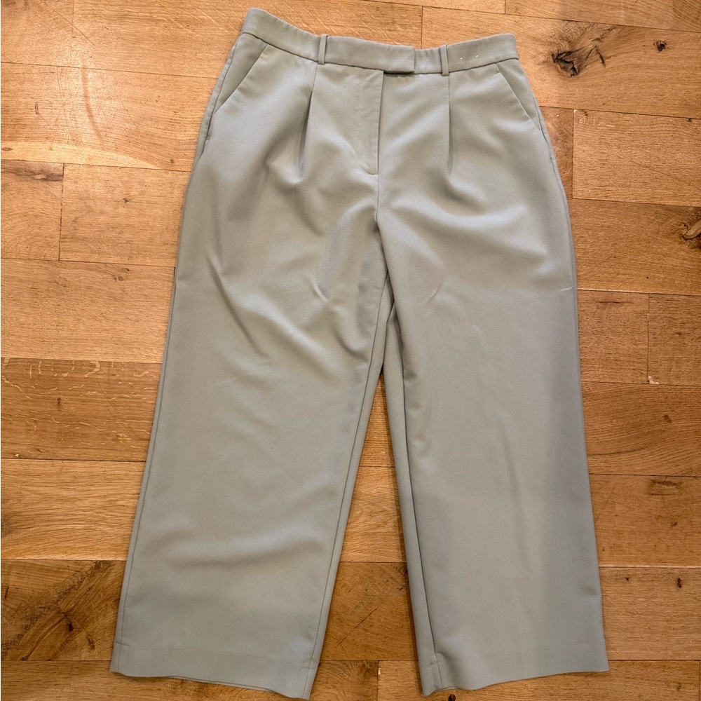 Abercrombie High wasted Wide-Leg Dress Pants in Light Sage